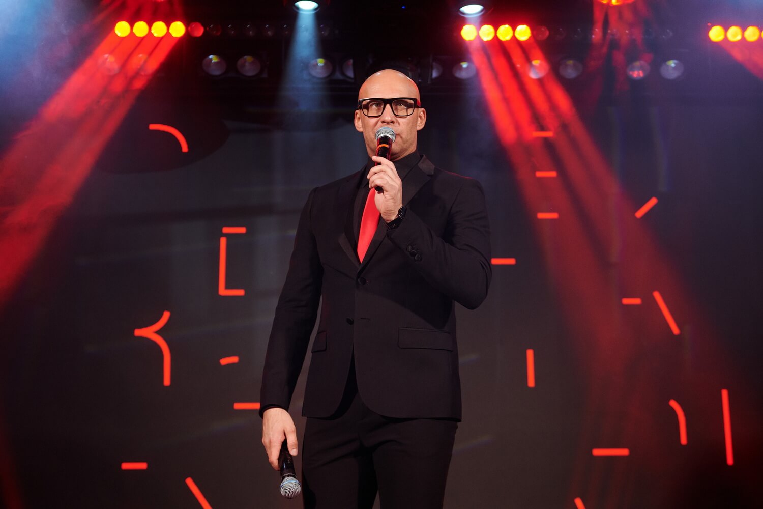 Специальным гостем события станет автомобильный эксперт Александр Морозов. Он лично представит автомобили и расскажет об их ключевых особенностях